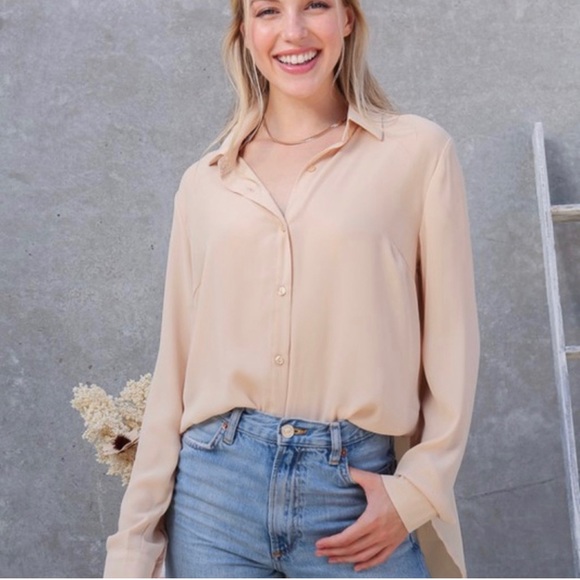 Chiffon button down blouse - Picture 3 of 4